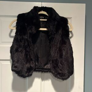 Faux fur cropped vest